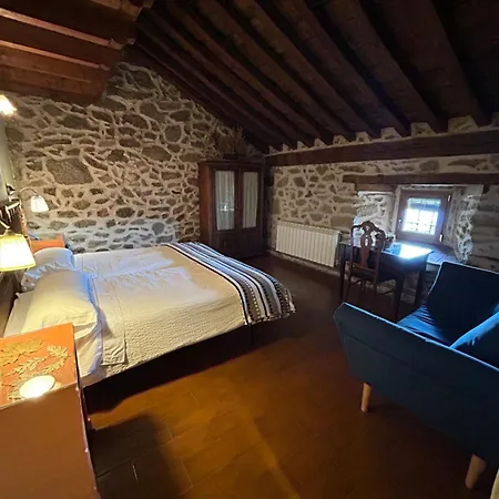 La Casa De Piedra Navarredonda