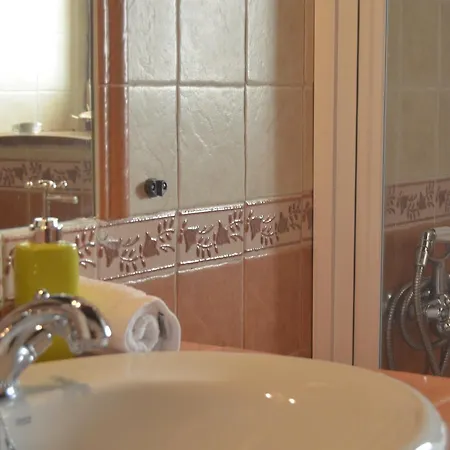 La Casa De Piedra Navarredonda de Gredos