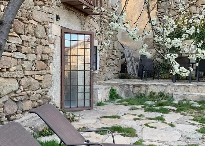 컨트리하우스 La Casa De Piedra 나바레돈다 데 그레도스