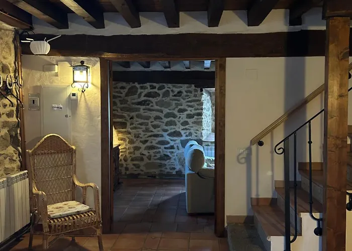 La Casa De Piedra 나바레돈다 데 그레도스