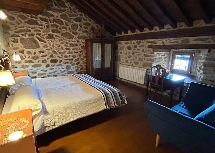 La Casa De Piedra 나바레돈다 데 그레도스