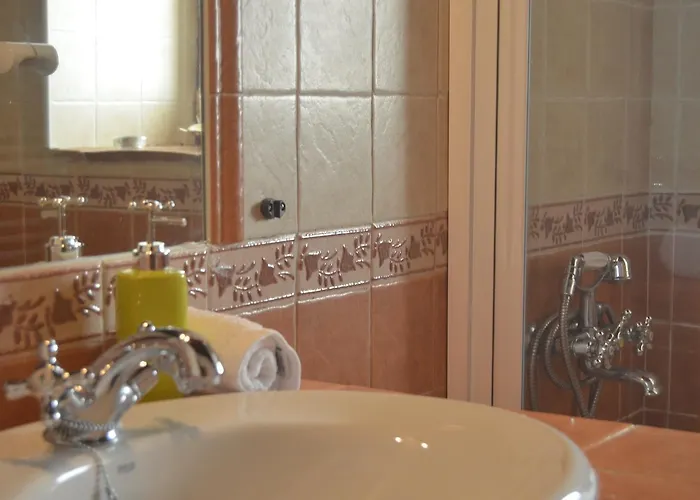 La Casa De Piedra 나바레돈다 데 그레도스